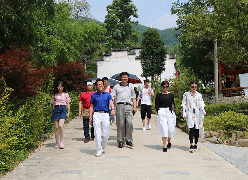 博超控股集团组织员工集体出游