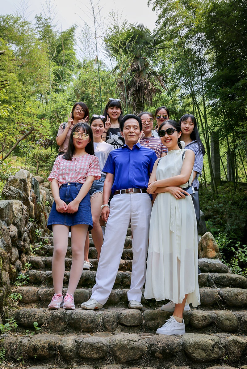 博超控股集团组织员工集体出游