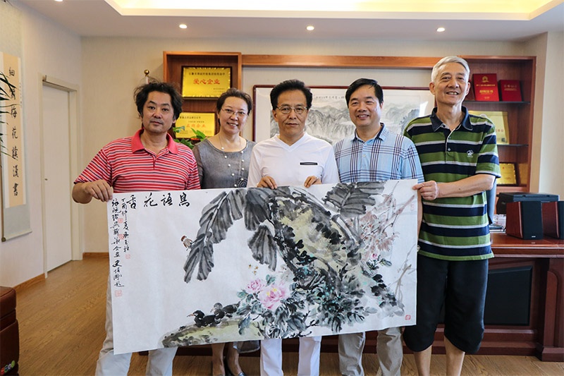 博超控股集团举办“仲夏笔会” 书画大家现场挥毫泼墨