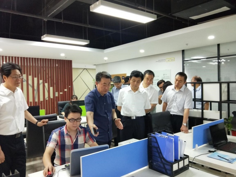 热烈欢迎省人大副主任谢广祥等人参观指导维尔科宝(安徽)应用大数据产业有限公司